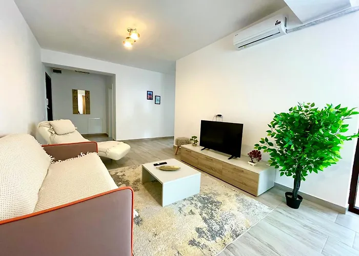 Soho Apartment - City View With Rooftop Garden